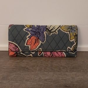 Vera Bradley magnetic wallet!